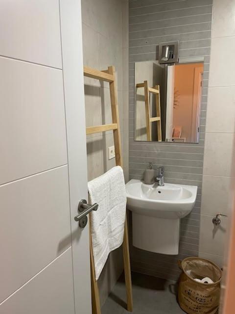 Apartamento A Un Paso De La Playa En Ares Con Piscina Y Parking Eksteriør billede